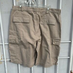 Shaver Lake men's 38 cargo shorts W38"XL11" light tan